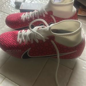 Soccer cleats size 7.5 Women .  Custom Nike air zoom Mercurial. Only used once.